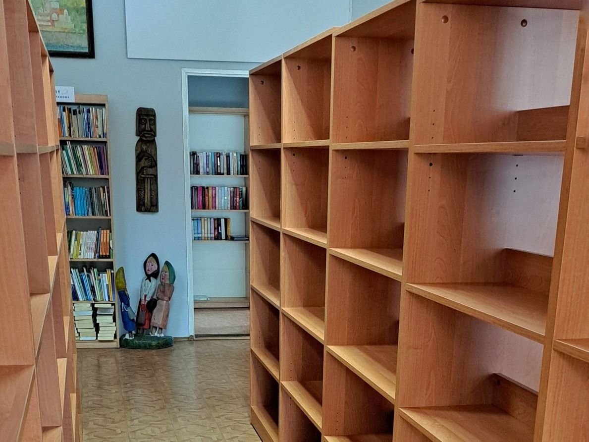 Janowice Wielkie: Nowe regały na książki
