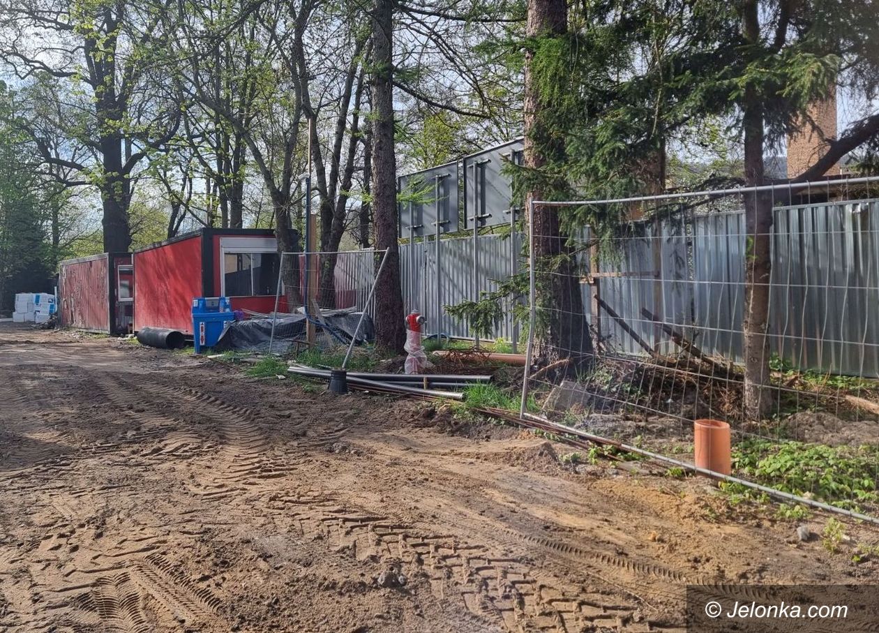 Sobieszów: Budują kompleks dla seniorów