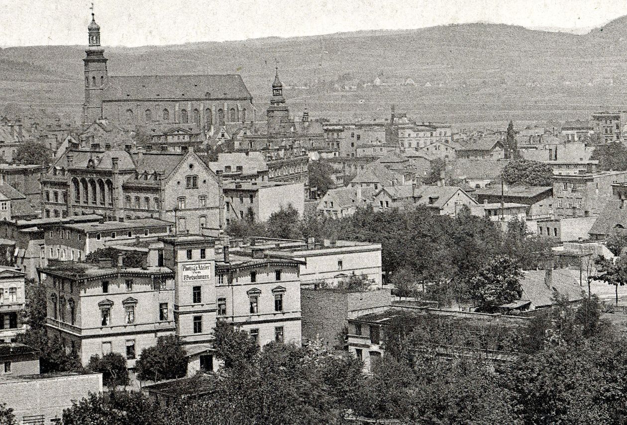 Jelenia Góra: Robili zdjęcia na Wojska Polskiego
