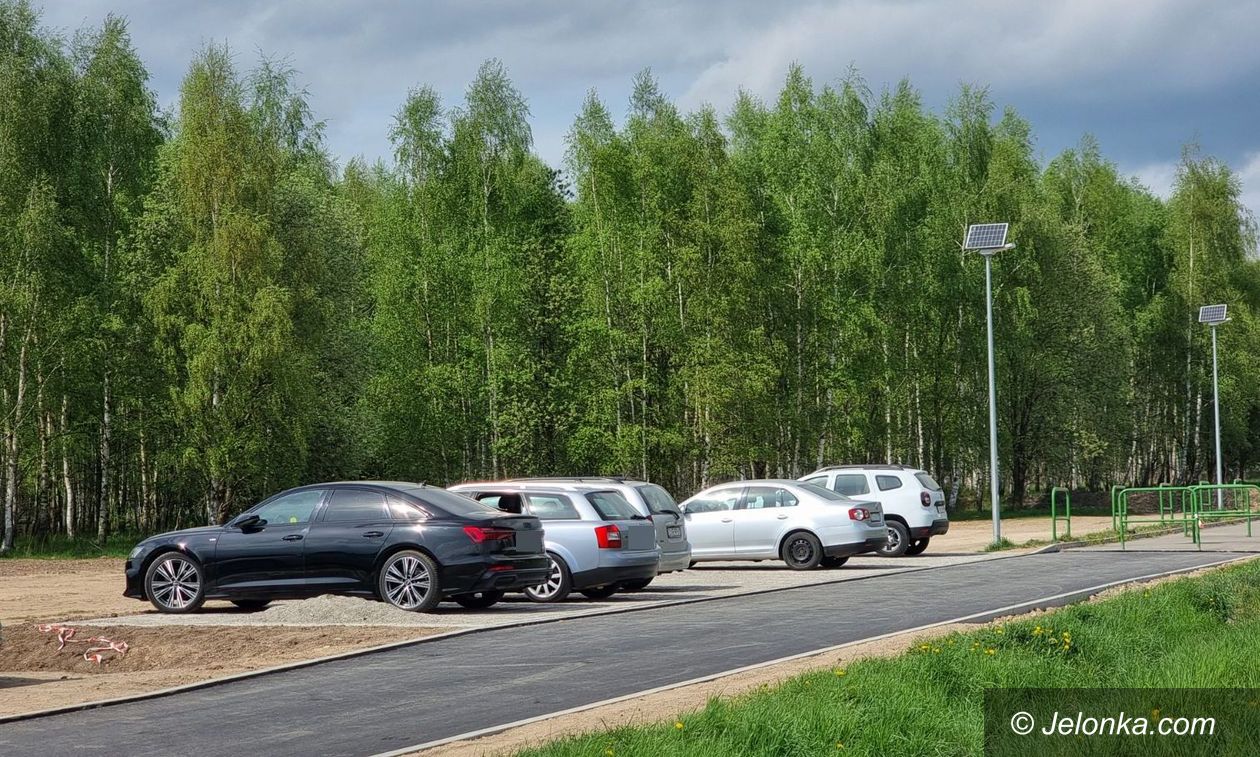 Jelenia Góra: Parking mały bo z projektu