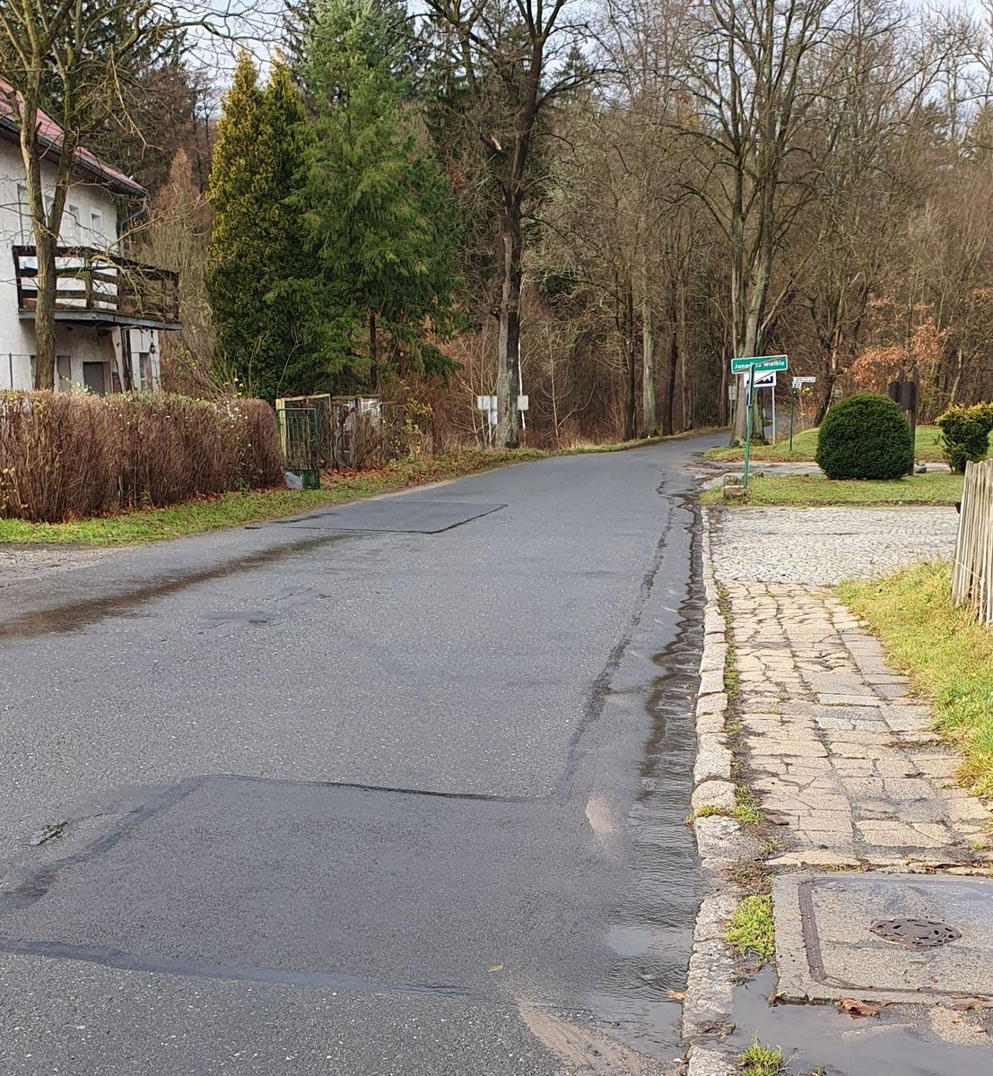 Janowice Wielkie: Remont drogi powiatowej prawie bez utrudnień