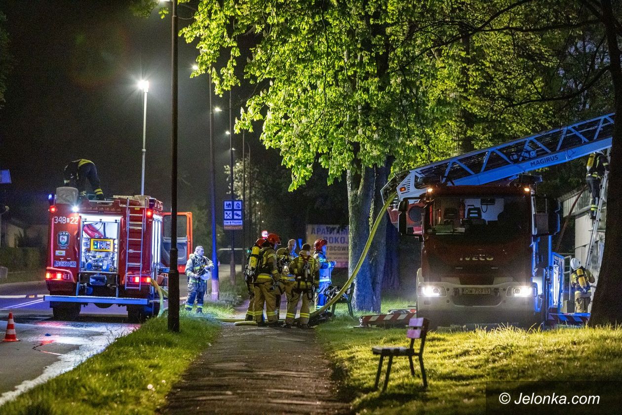 Jelenia Góra: Zamknęli Biedronkę po pożarze