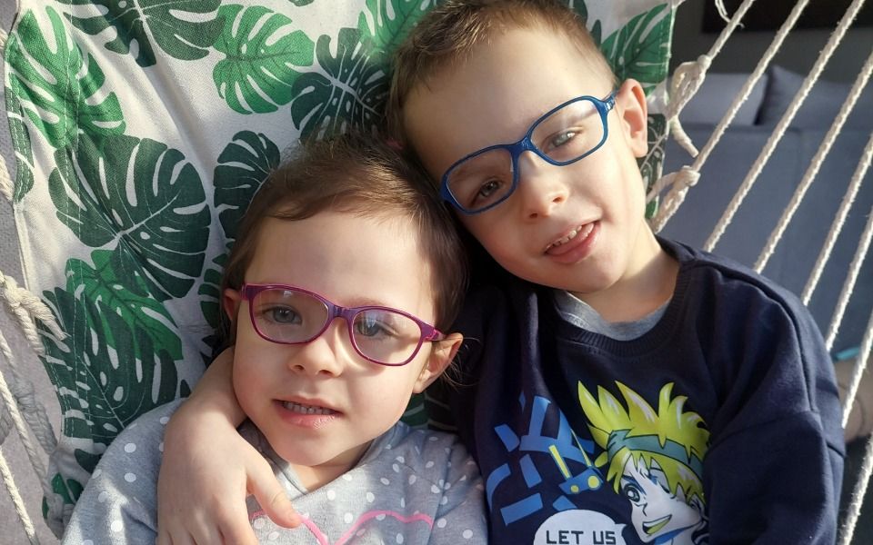 Powiat: Można pomóc Jasiowi i Julci