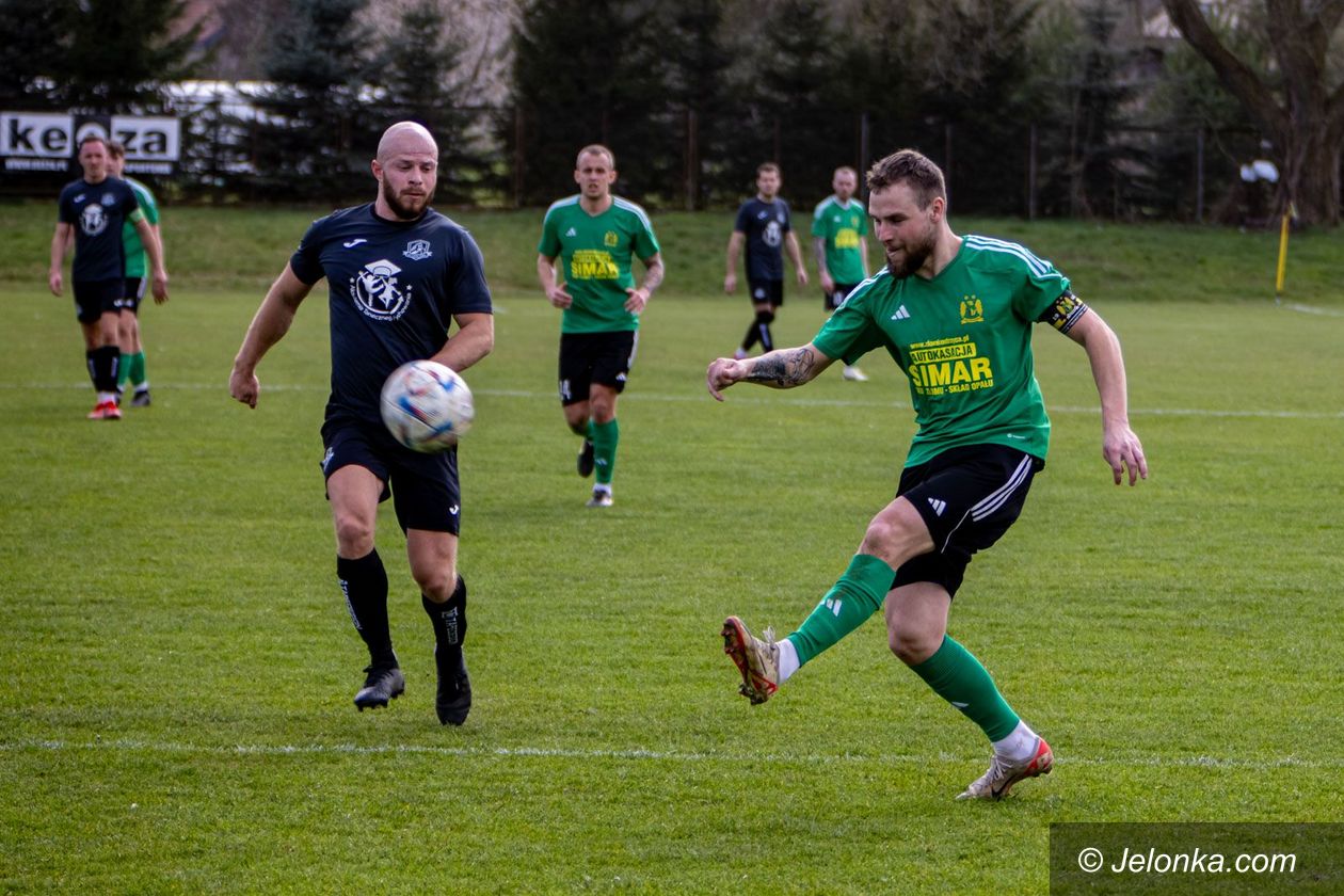 Liga okręgowa: Efektowny powrót mimo gry w dziesiątkę!