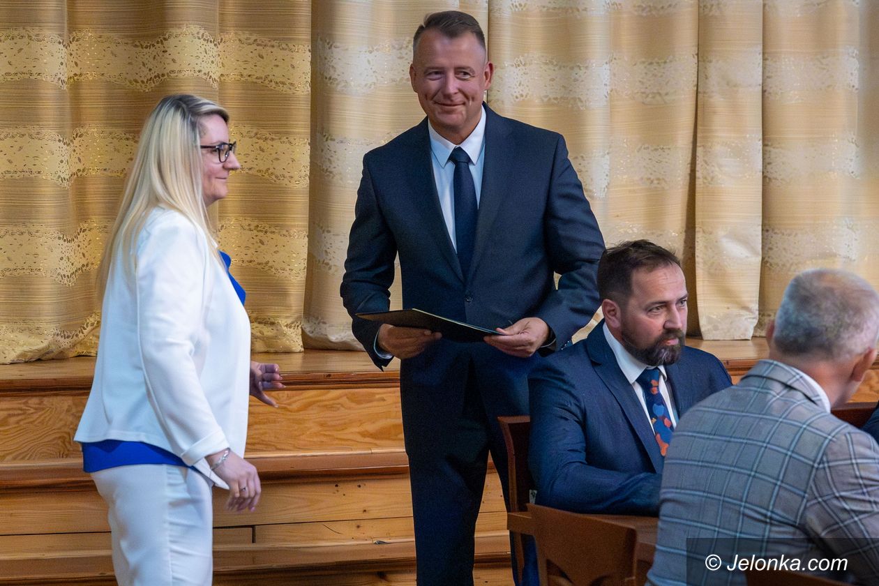 Piechowice: Piechowice – ślubowanie radnych i burmistrza