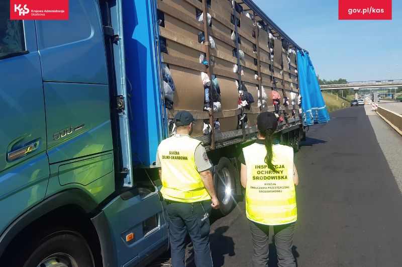 Dolny Śląsk: Zatrzymanie transportu używanej odzieży