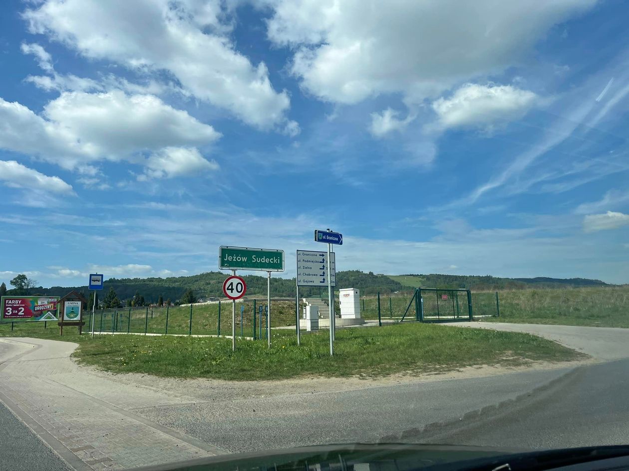 Jeżów Sudecki: W Jeżowie czy Jeleniej?