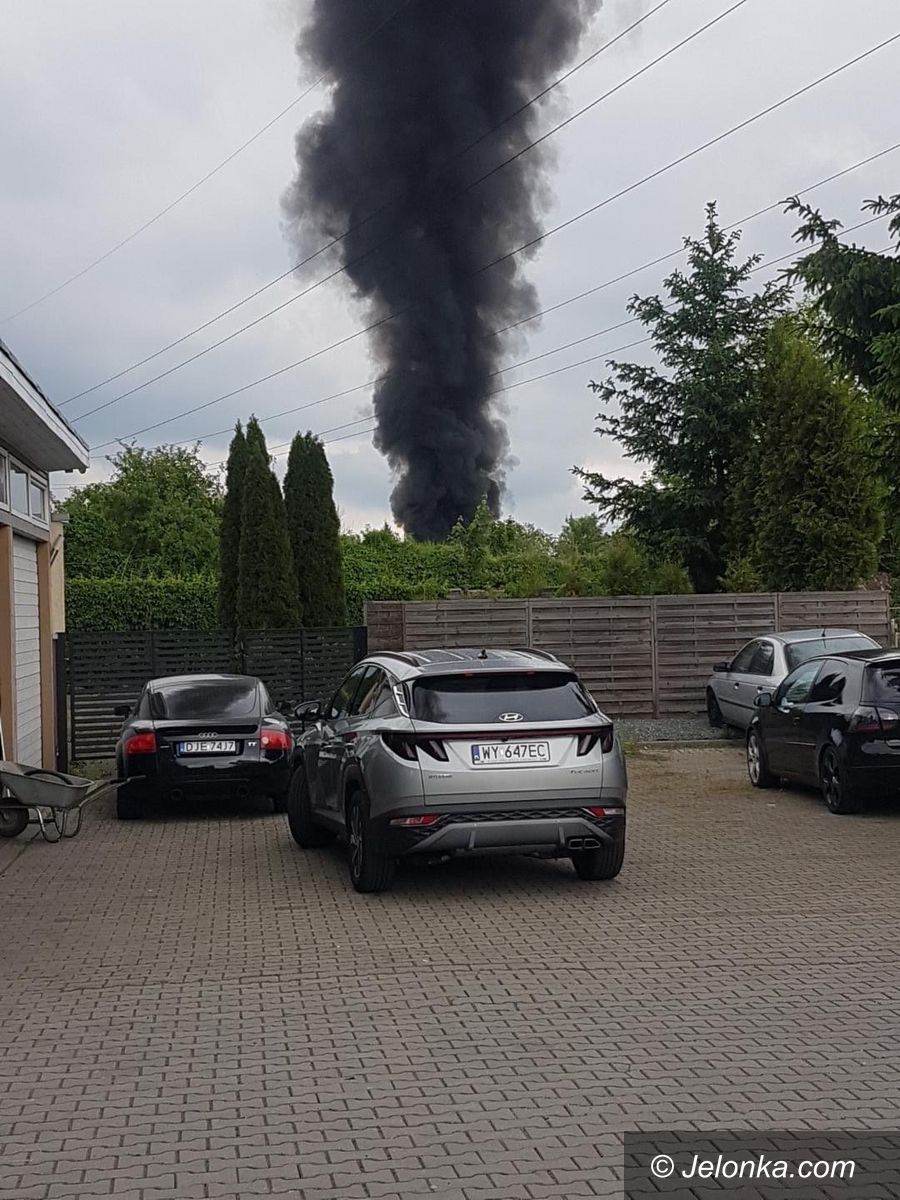 Jelenia Góra: Dym widoczny już z daleka