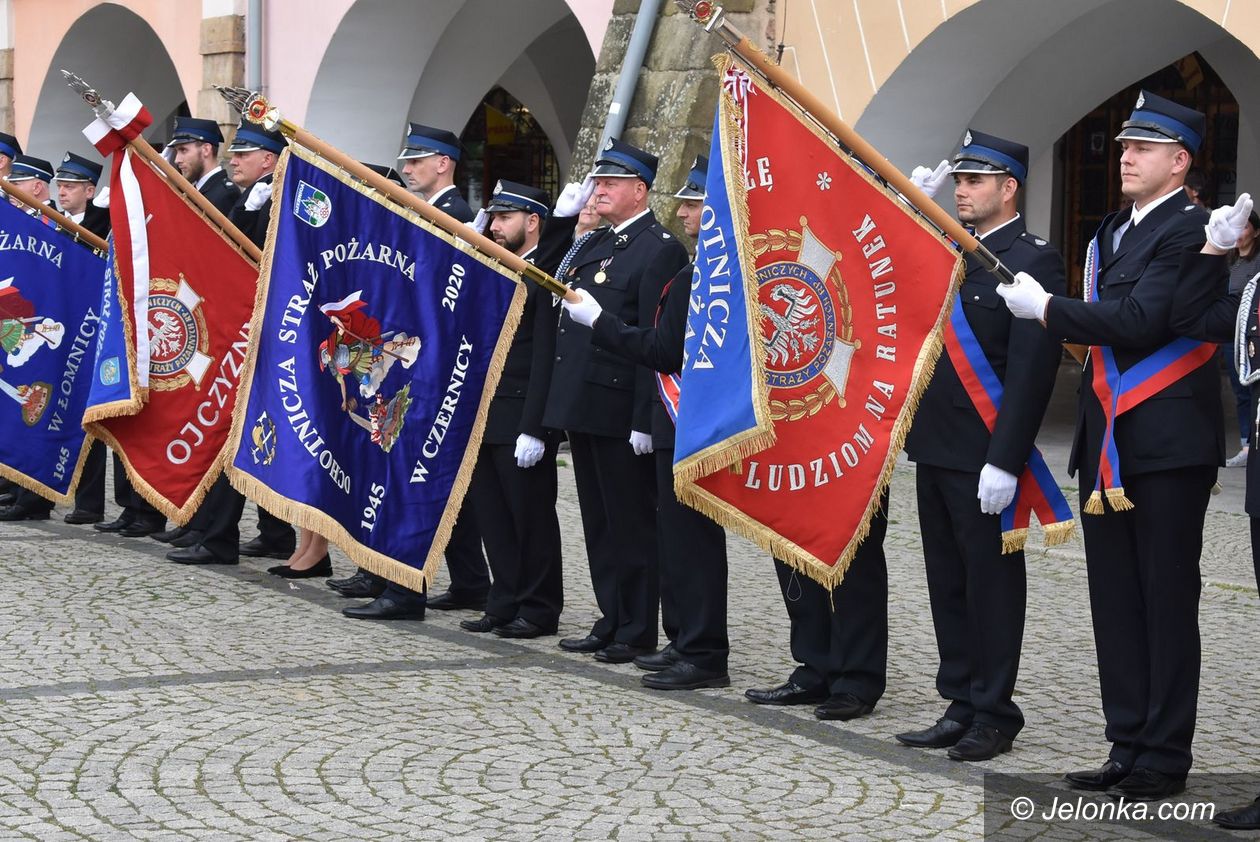 Jelenia Góra: Awanse i nagrody dla strażaków
