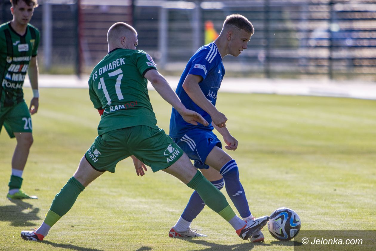 III liga: Blady występ Karkonoszy z Gwarkiem