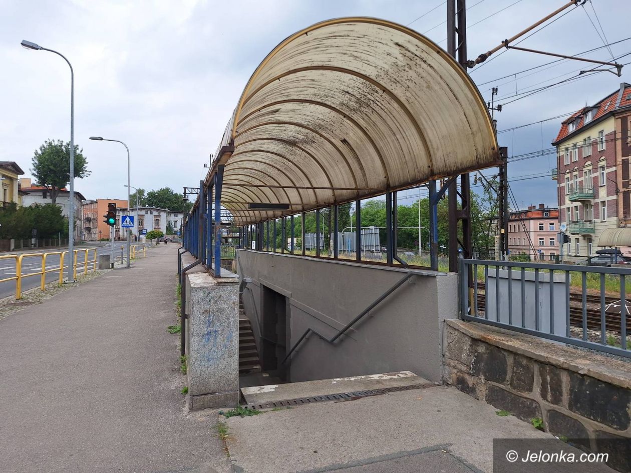 Jelenia Góra: Ładniej, ale nadal brzydko pachnie