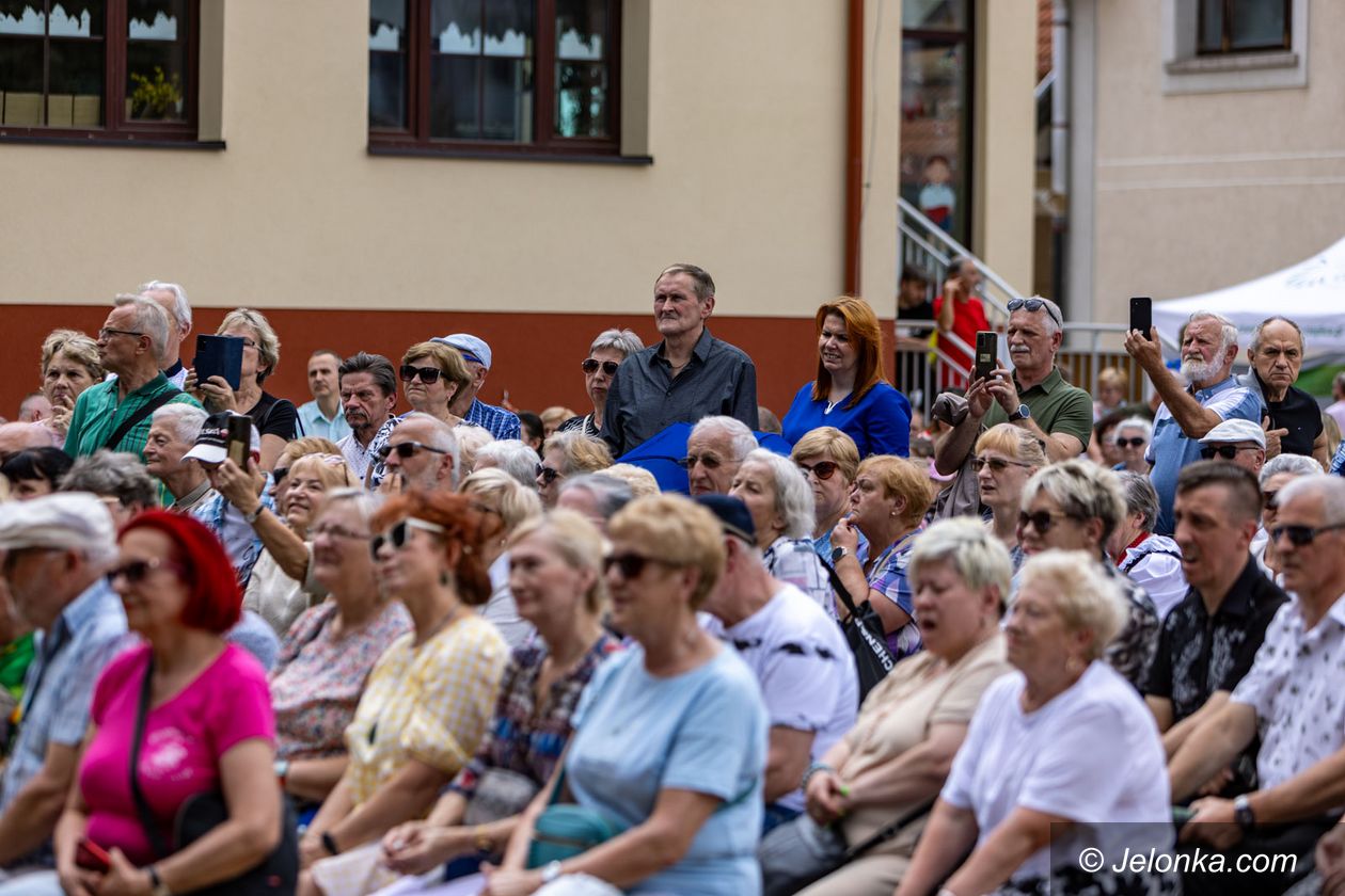 Cieplice: Festyn na Dzień Matki przy PCK