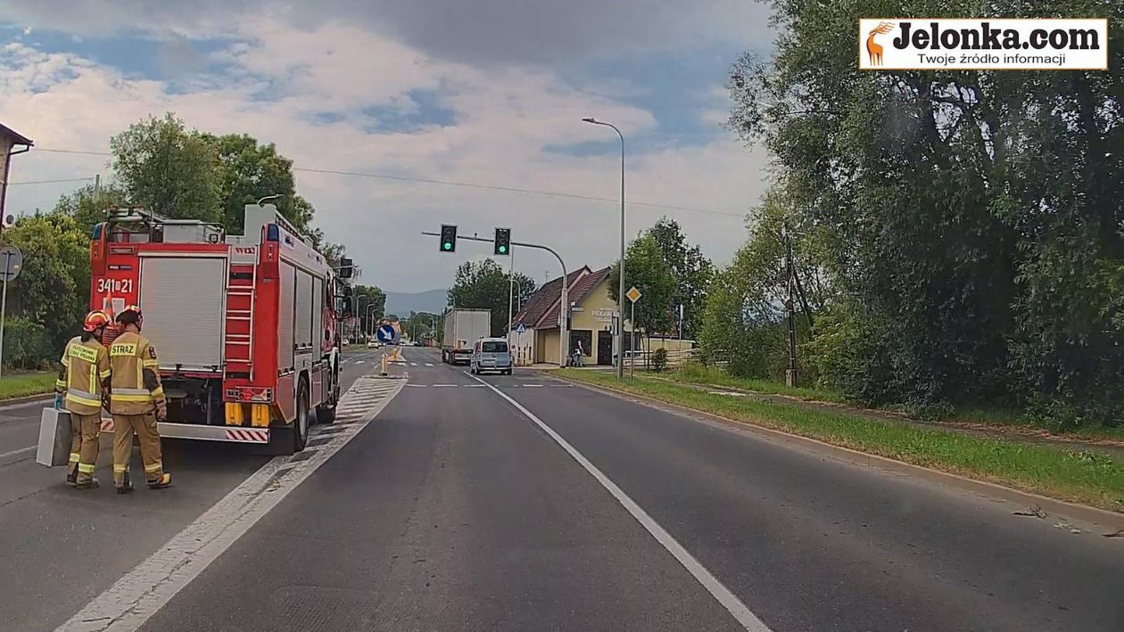 Jelenia Góra: Strażacy dbają o bezpieczeństwo kierowców