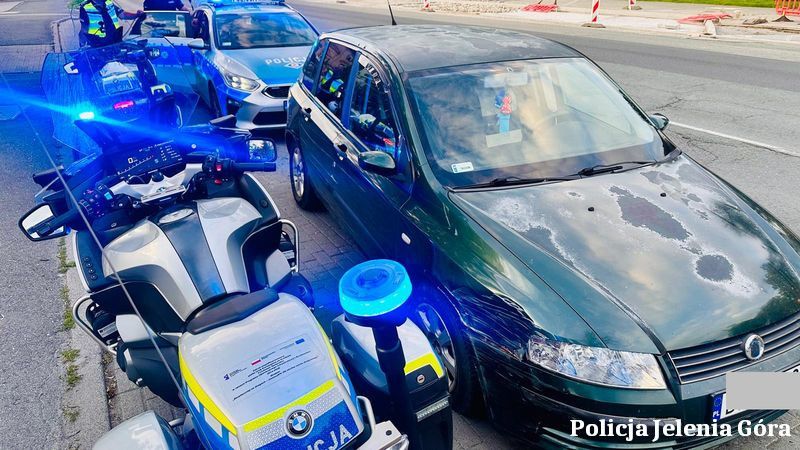 Jelenia Góra: Pijany wsiadł za kółko