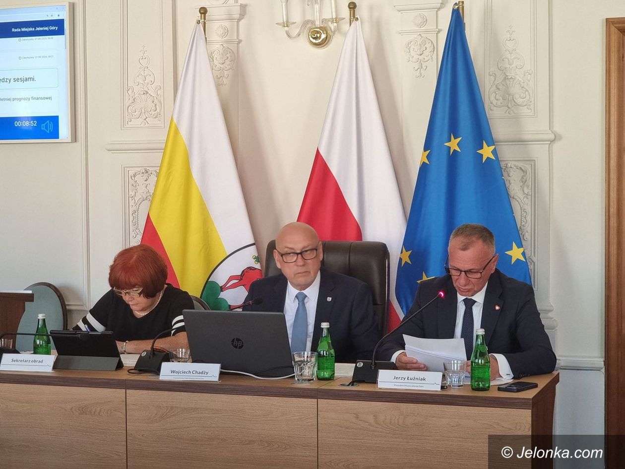 Jelenia Góra: Burza wokół zwolnienia radnego