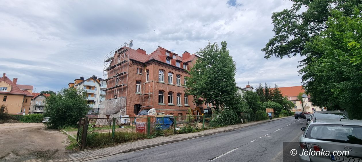 Cieplice: Tajemnicza budowa w Cieplicach