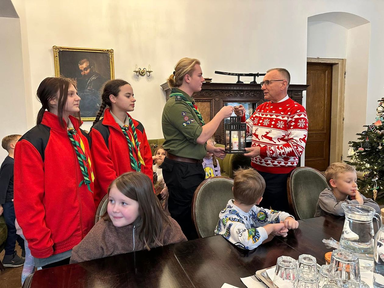 Jelenia Góra: Betlejemskie Światełko Pokoju dla jeleniogórzan