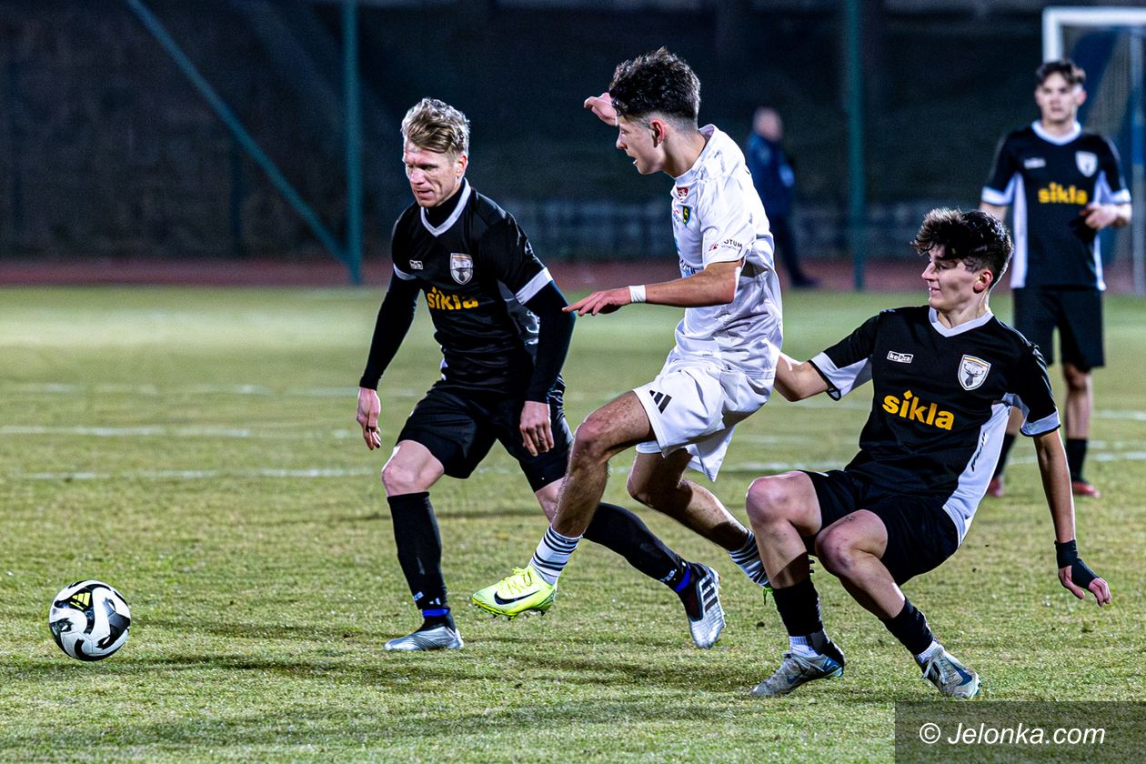 Jelenia Góra: Karkonosze wygrywają derby i sięgają po Puchar Polski