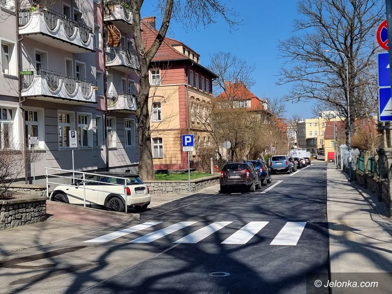 Jelenia Góra: Wyremontowana jezdnia i chodnik na Grabowskiego