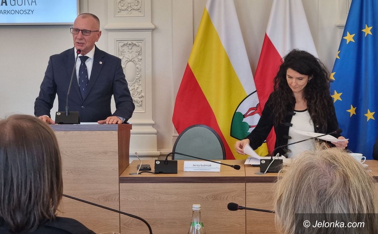 Jelenia Góra: Wojewoda zapewnia o pomocy popowodziowej dla samorządów