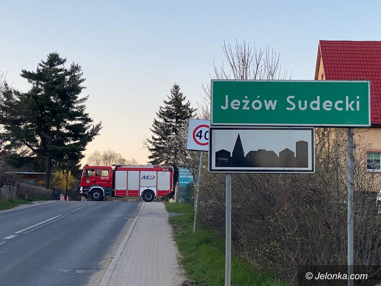 Jeżów Sudecki: Jeżów Sudecki zablokowany!