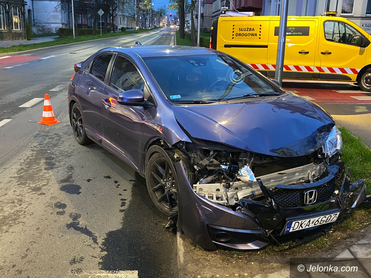 Jelenia Góra: Znowu stłuczka obok sądu