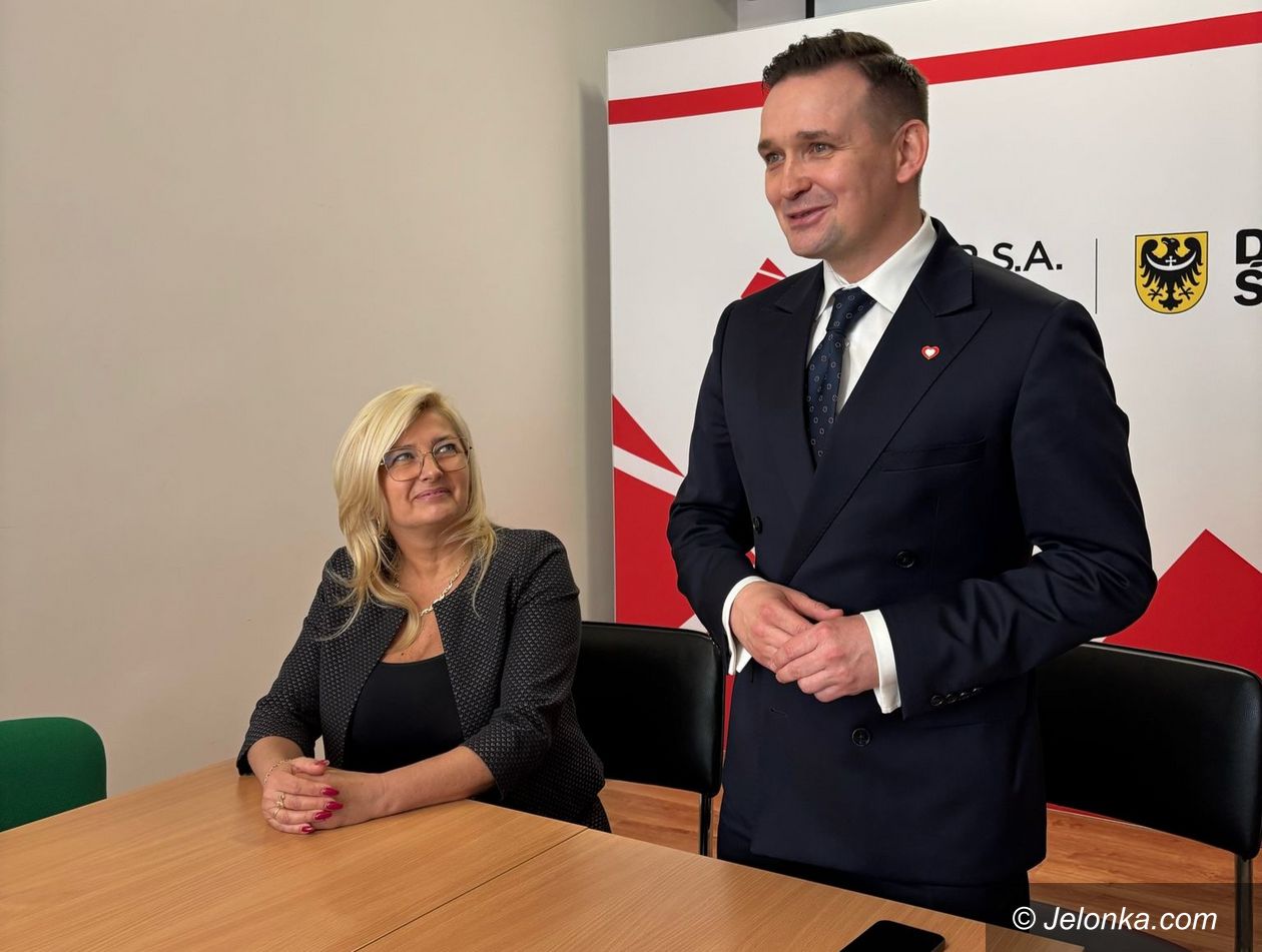 Jelenia Góra: Minister Michał Jaros z wizytą w KARR S.A.