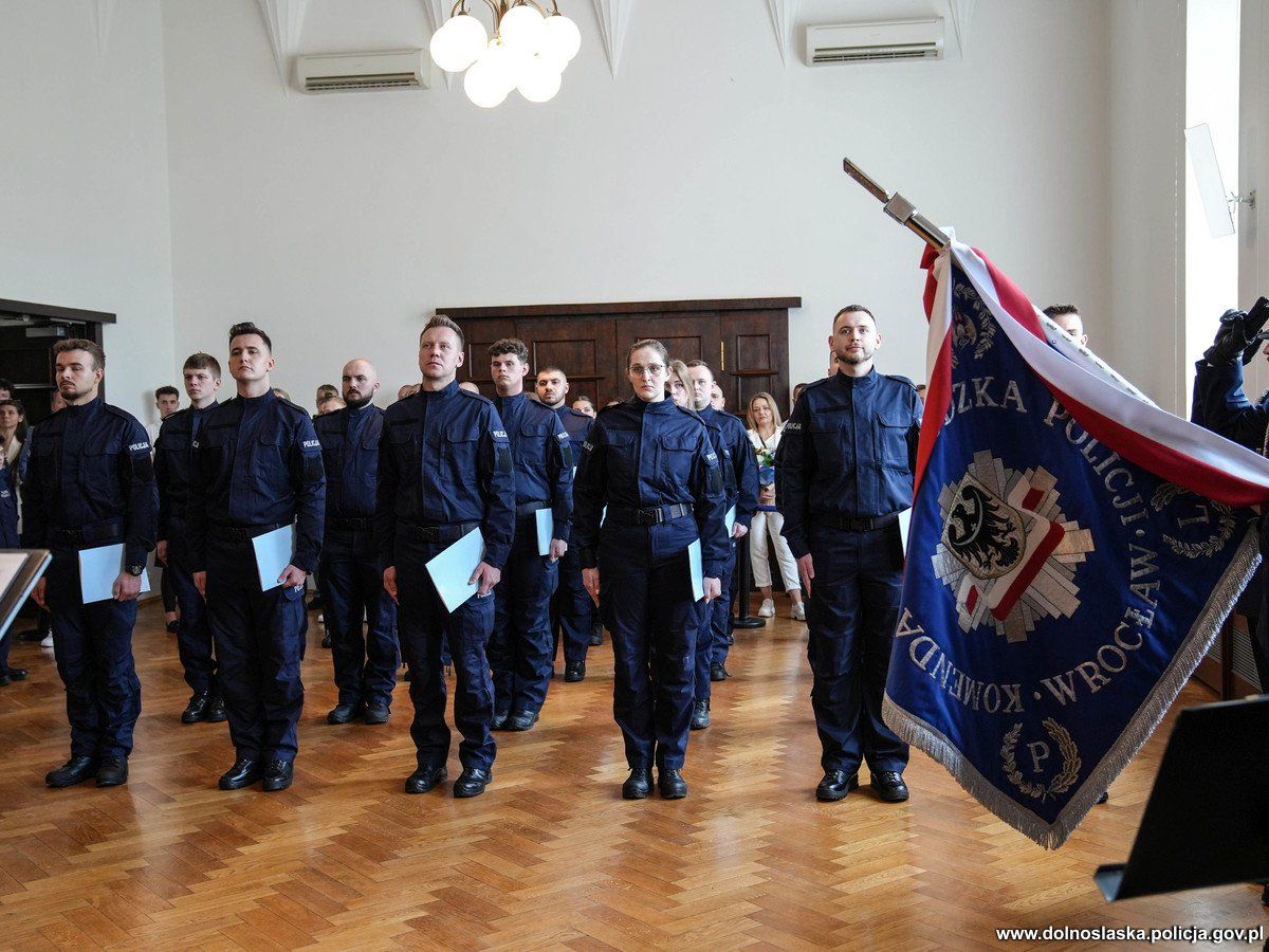 Dolny Śląsk: Nowi policjanci złożyli ślubowanie