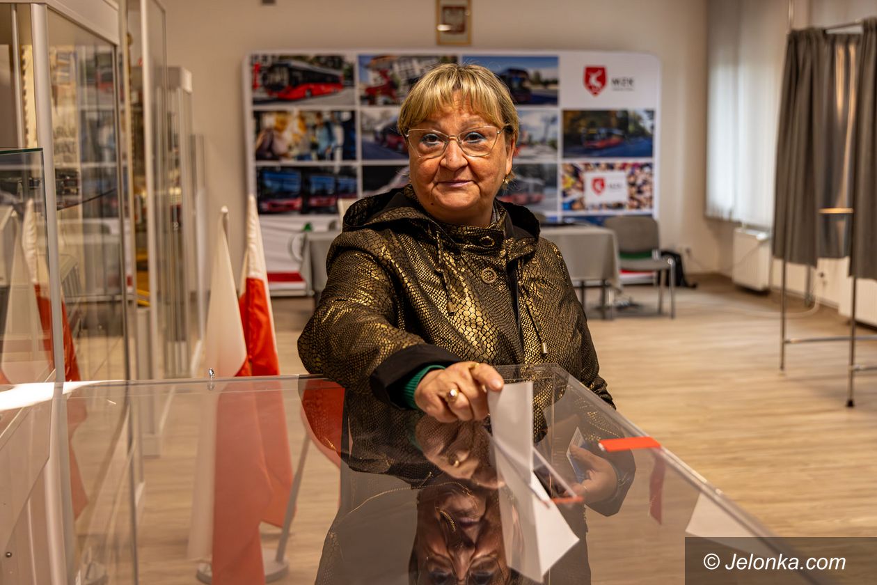 Powiat: Frekwencja w południe 20 %