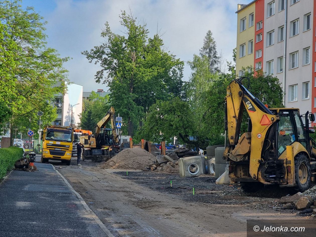 Jelenia Góra: Niepogoda nie wstrzymała robót