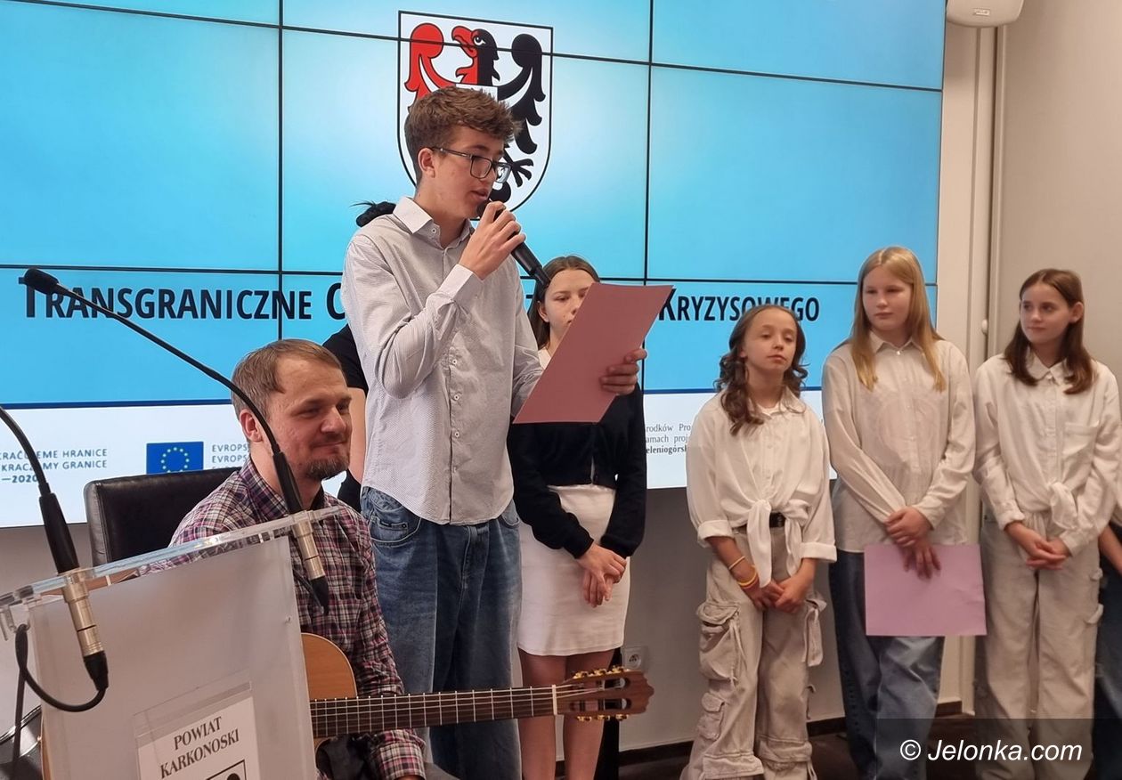 Powiat karkonoski: Podziękowania dla Starostwa od dzieci