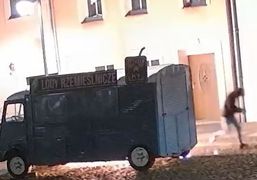 Kto podpalił foodtruck&apos;a?