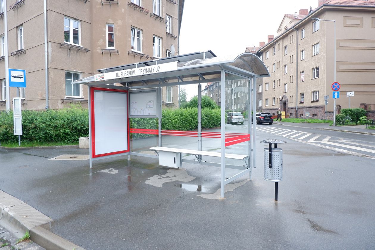 Jelenia Góra: Nowe solarne wiaty przystankowe