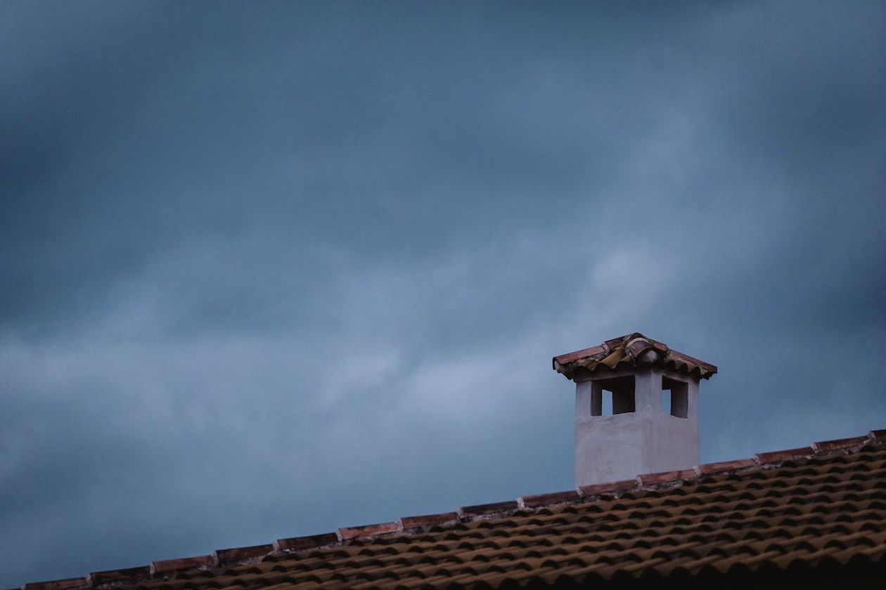 Polska: Energooszczędne kominy systemowe – jak obniżyć rachunki za ogrzewanie?