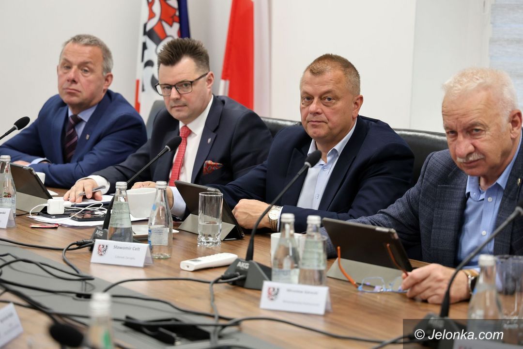 Powiat karkonoski: Sesja absolutoryjna w Powiecie Karkonoskim