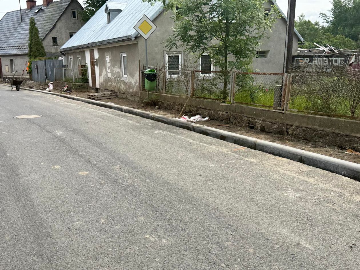 Cieplice: Przebudowa chodników w Cieplicach trwa