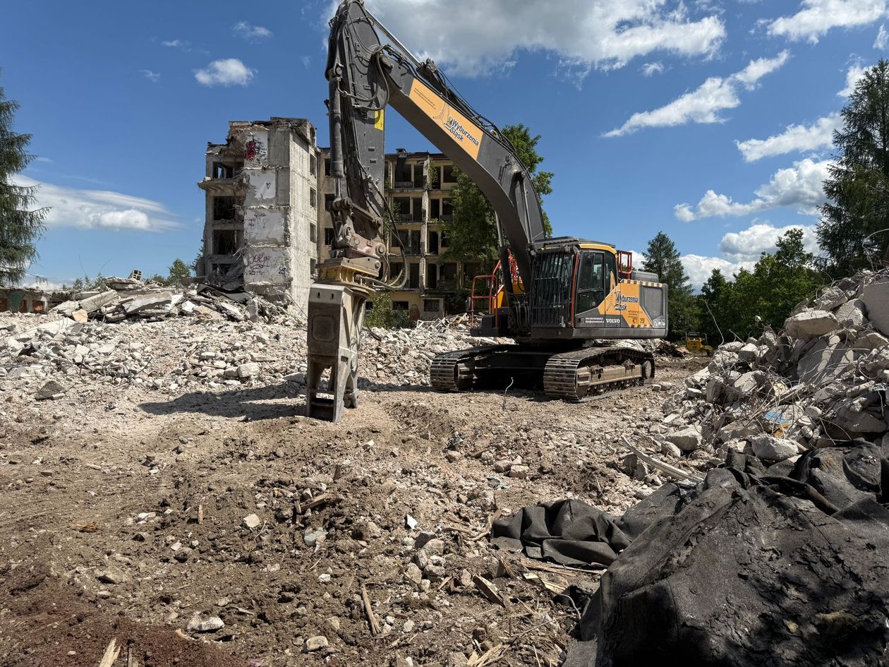 Jelenia Góra: Ruina hotelu Sudety znika z krajobrazu