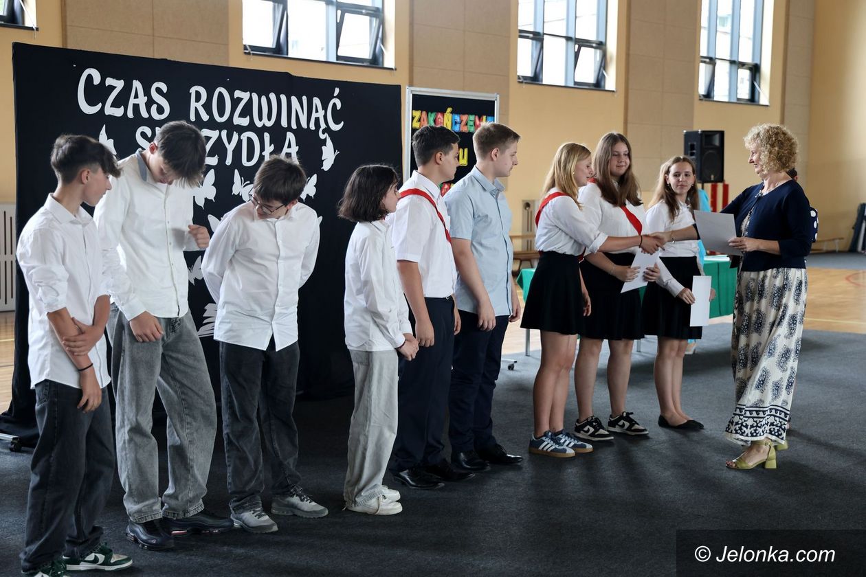 Jelenia Góra: Uczniowie „Ósemki” świętowali koniec roku