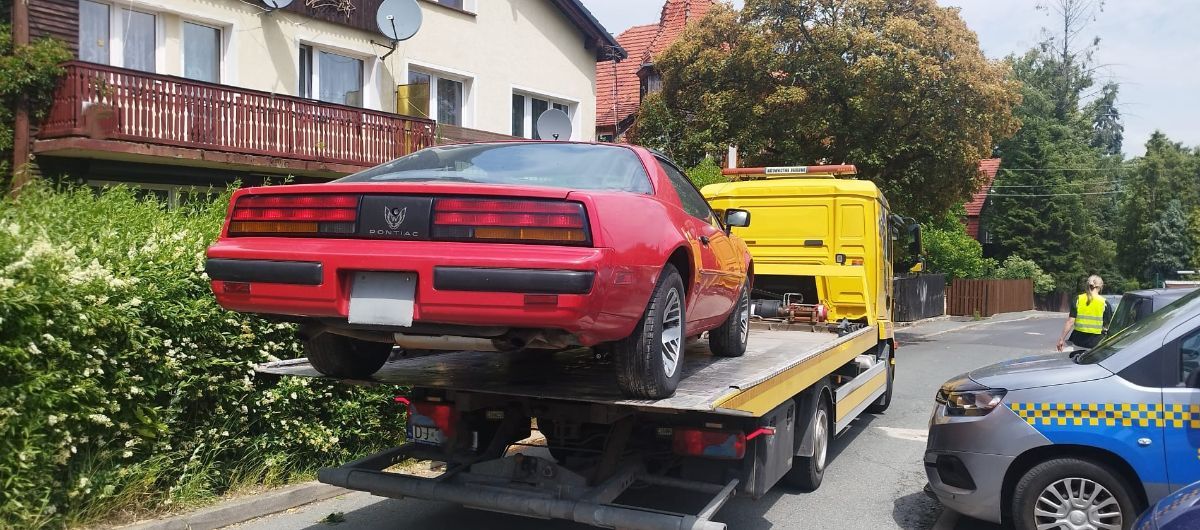 Jelenia Góra: Auto bez przeglądu? Do odholowania