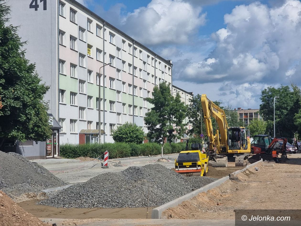 Jelenia Góra: Karłowicza rozkopana – prace w toku
