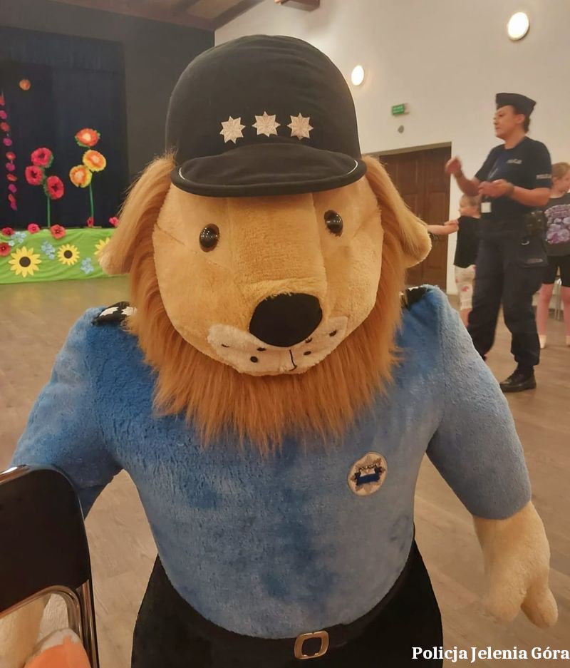 Powiat: Bezpieczne wakacje z policją – edukacja, zabawa i prewencja