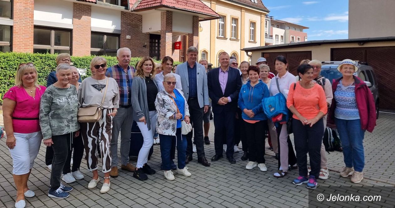 Powiat karkonoski: Turnus seniorów z powiatu w górach