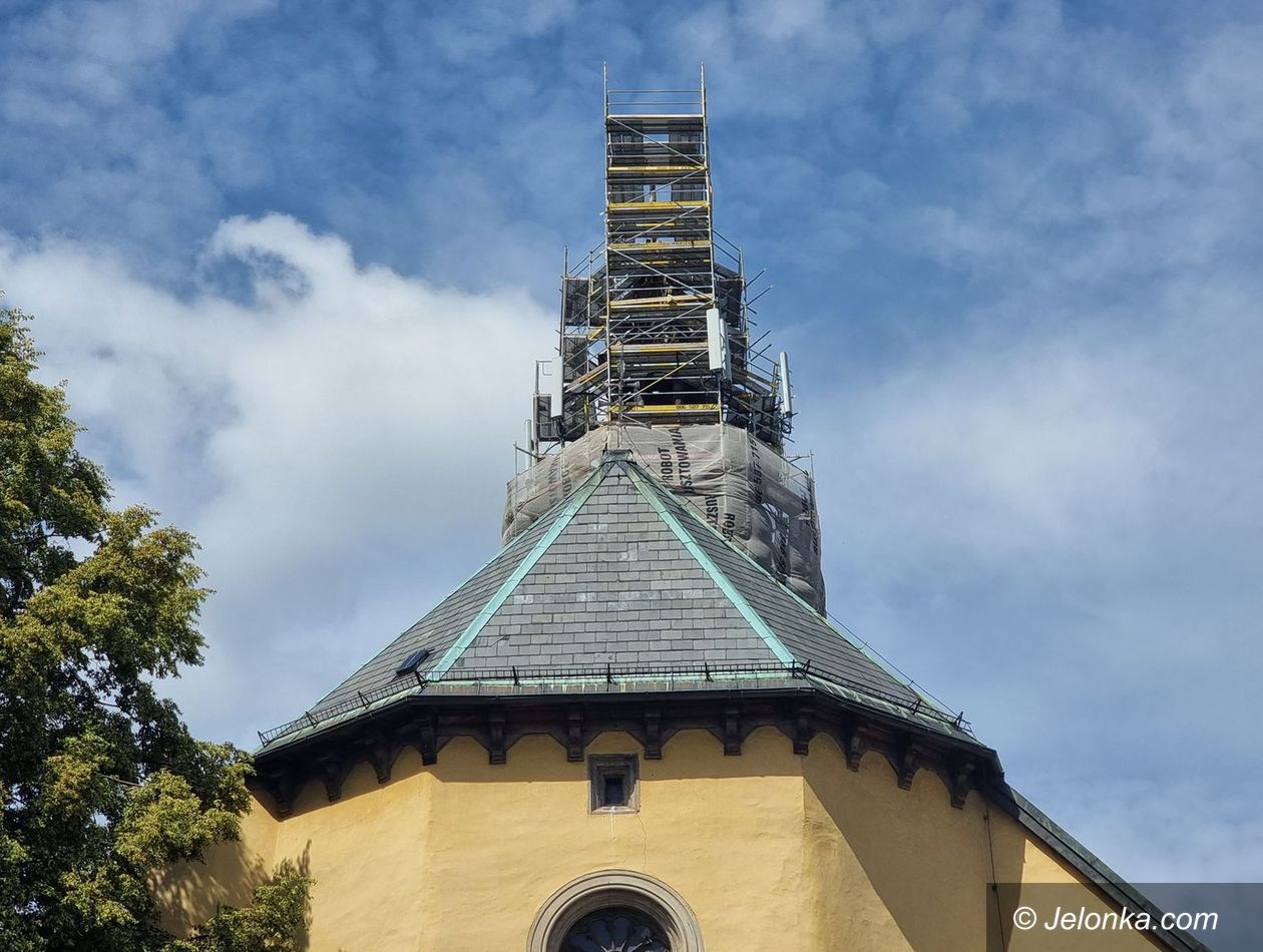Kowary: Dłuższy remont kościelnej wieży