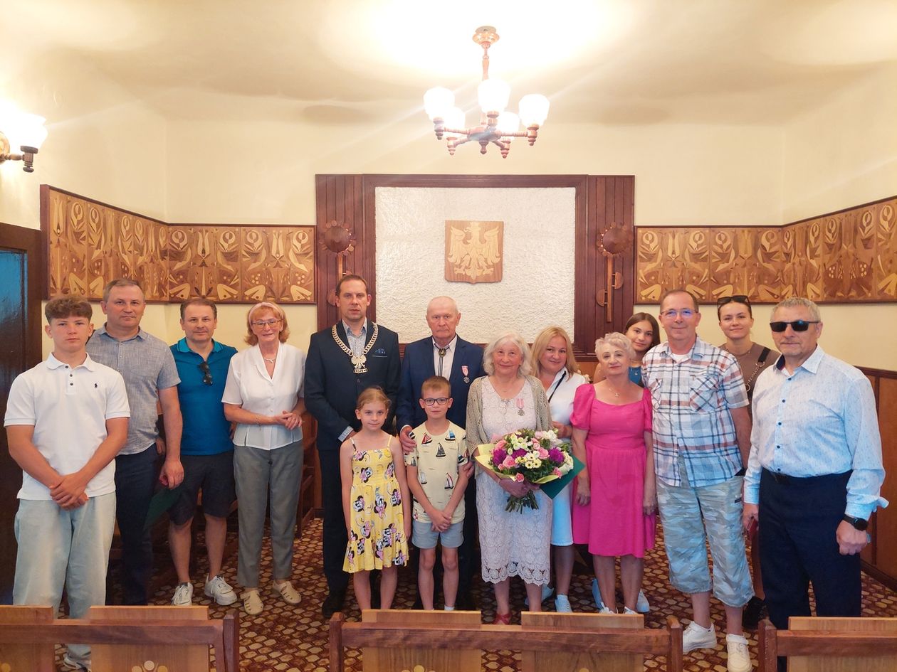 Janowice Wielkie: Piękny jubileusz w Urzędzie Gminy