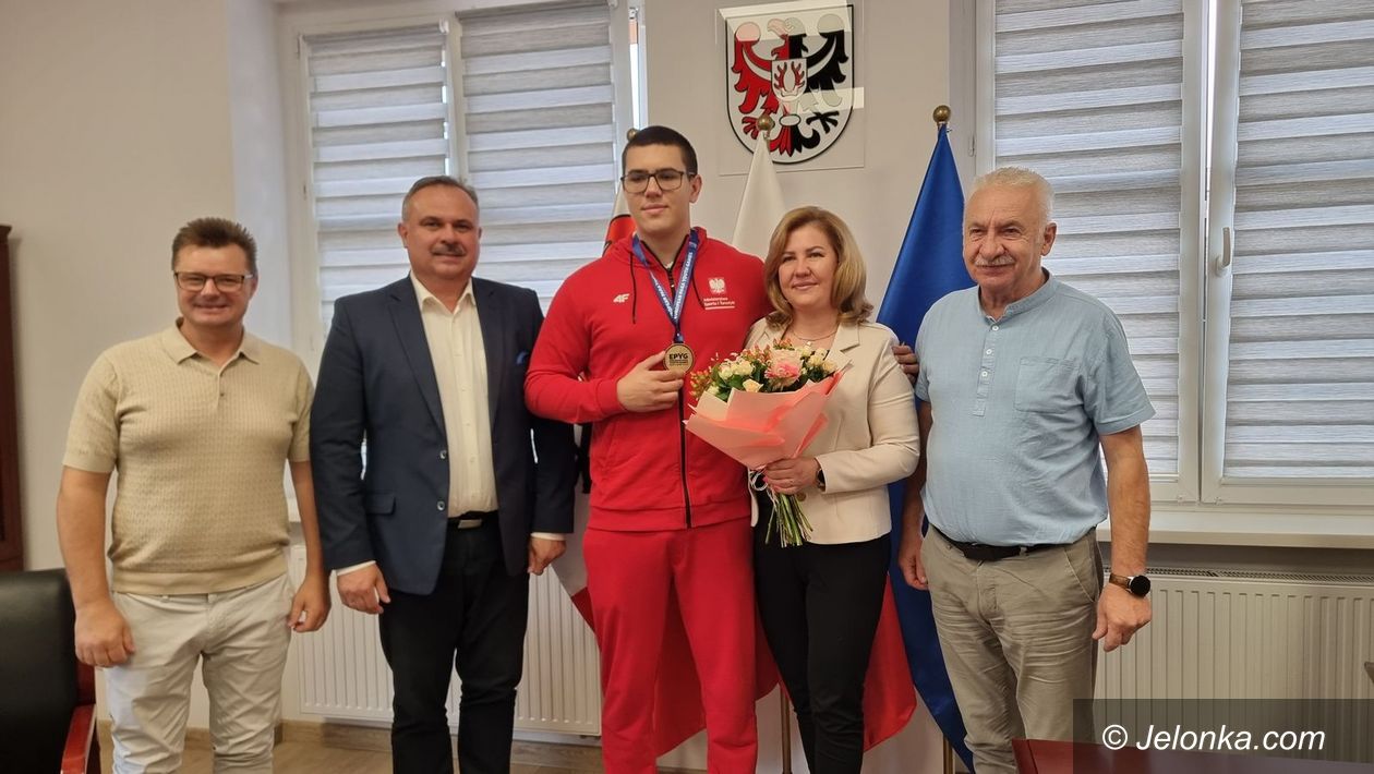 Powiat karkonoski: Mistrz ze Stambułu chce rozwijać się dalej