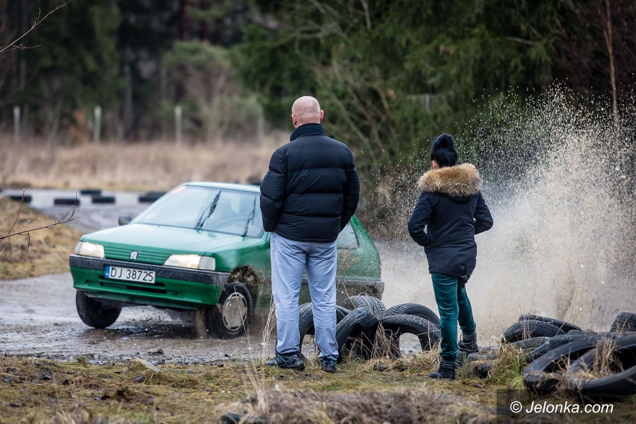 Region: 49 załóg rajdowych już na starcie. Będą utrudnienia