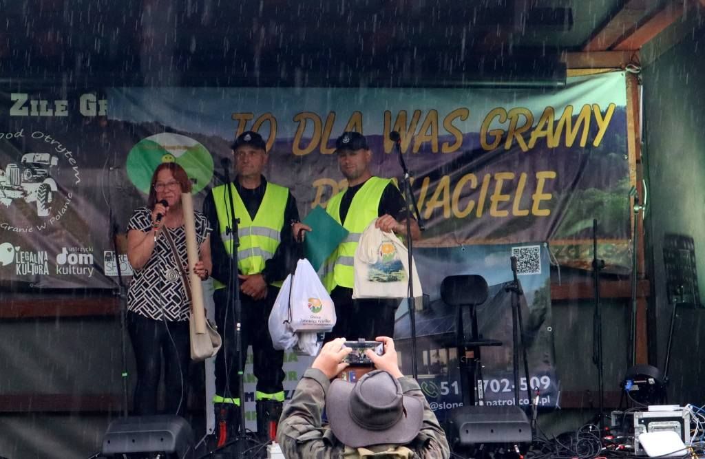 Janowice Wielkie: W Bieszczadach zbierali na kładkę