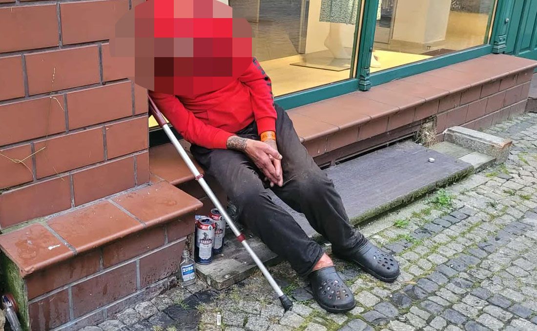 Jelenia Góra: Bezdomny przeszkadza na Konopnickiej