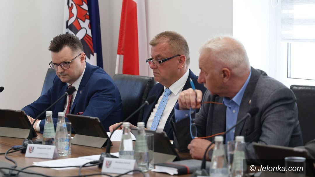 Powiat karkonoski: Nowe decyzje i uchwały – zapowiedź XIX sesji Rady Powiatu