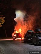 Auto w płomieniach